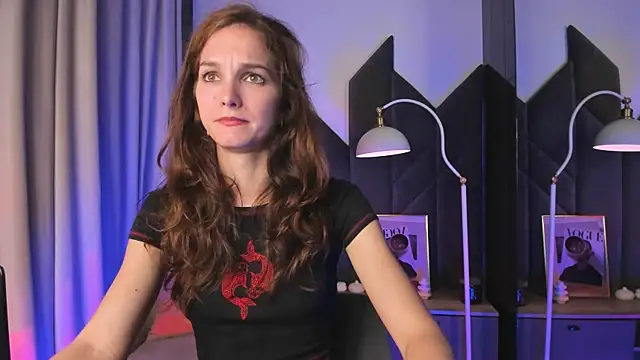 Snapshot of MirandaGlow chatting on July 12, 5:42 am MirandaGlow online show from July 12, 5:42 am