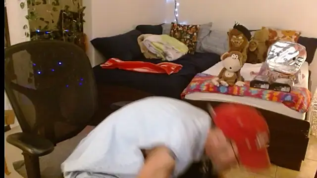 Snapshot of mycock2474u chatting on February 20, 10:59 am mycock2474u online show from February 20, 10:59 am