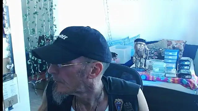 Snapshot of mycock2474u chatting on February 26, 9:16 pm mycock2474u online show from February 26, 9:16 pm