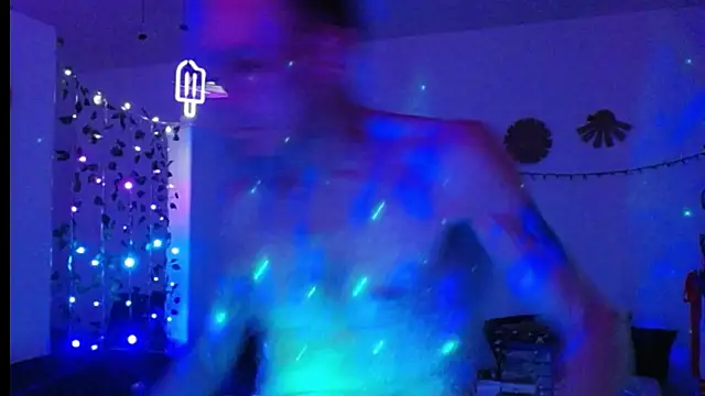 Snapshot of mycock2474u chatting on March 1, 1:32 am mycock2474u online show from March 1, 1:32 am