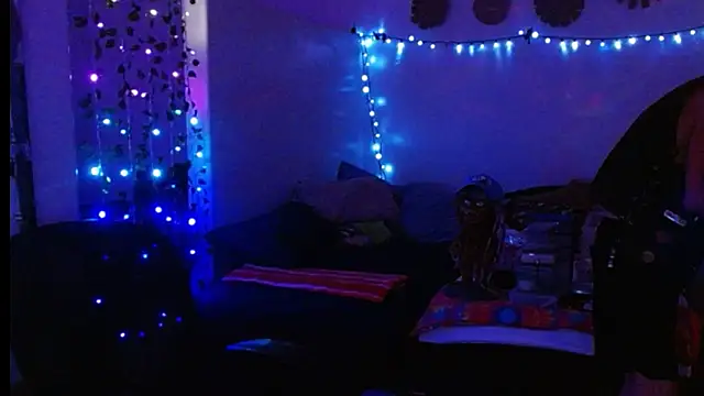 Snapshot of mycock2474u chatting on March 2, 9:31 am mycock2474u online show from March 2, 9:31 am