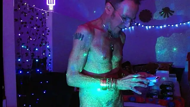 Snapshot of mycock2474u chatting on March 4, 10:35 am mycock2474u online show from March 4, 10:35 am