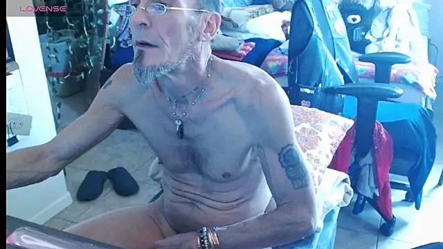 Snapshot of mycock2474u chatting on March 14, 2:52 pm mycock2474u online show from March 14, 2:52 pm