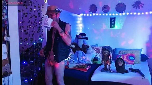 Snapshot of mycock2474u chatting on March 21, 1:34 pm mycock2474u online show from March 21, 1:34 pm