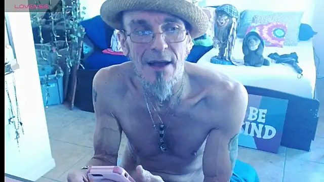 Snapshot of mycock2474u chatting on March 21, 4:40 pm mycock2474u online show from March 21, 4:40 pm