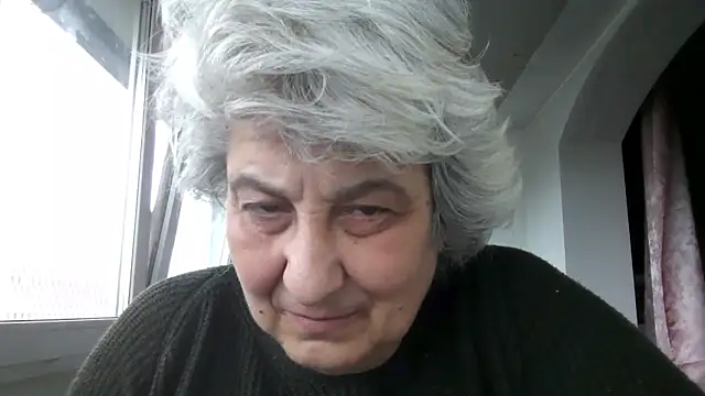 Snapshot of ExquisiteMature chatting on April 9, 10:42 am ExquisiteMature online show from April 9, 10:42 am