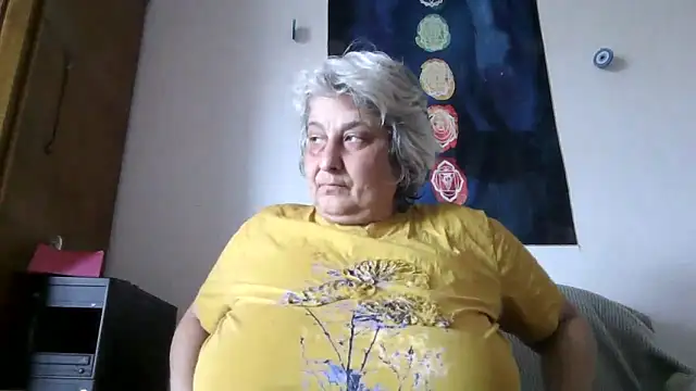 Snapshot of ExquisiteMature chatting on April 24, 9:56 am ExquisiteMature online show from April 24, 9:56 am