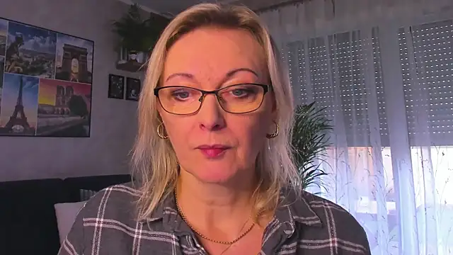 vanessa chat online show from November 12, 2:17 pm