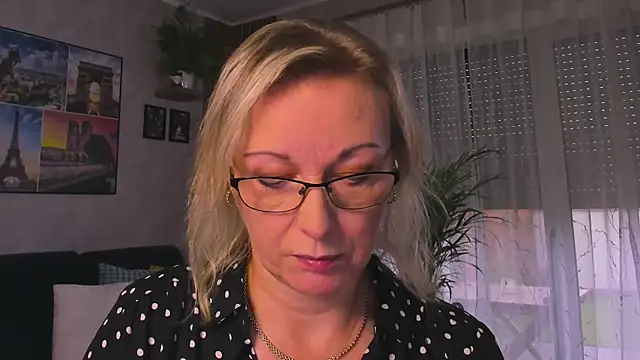 vanessa chat online show from November 16, 2:33 pm