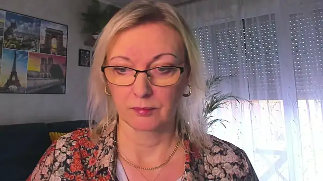 vanessa chat online show from February 9, 2:21 pm