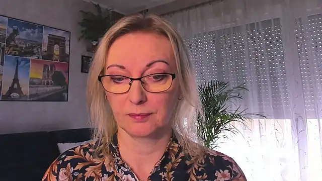 vanessa chat online show from March 29, 1:33 pm