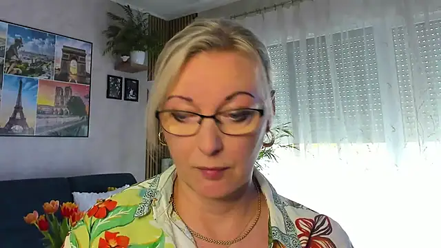 vanessa chat online show from May 13, 1:30 pm