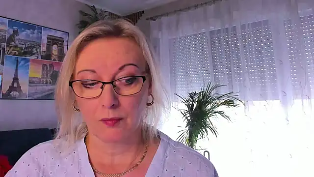 vanessa chat online show from June 1, 1:24 pm