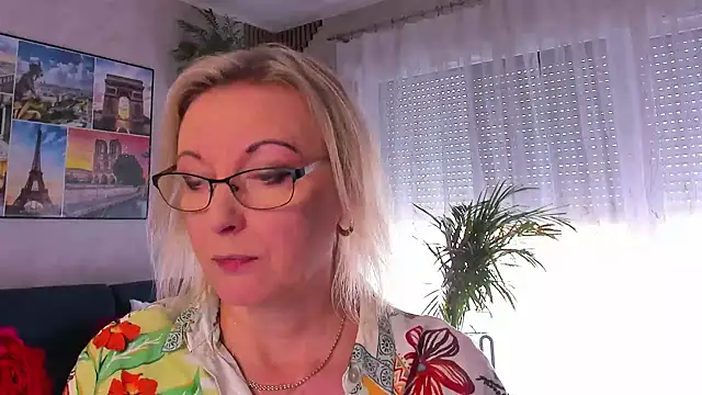 vanessa chat online show from June 2, 1:13 pm