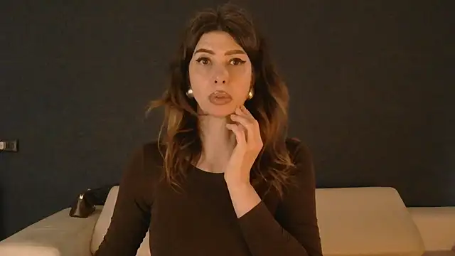 WhiteQueen888 online show from April 16, 1:01 pm