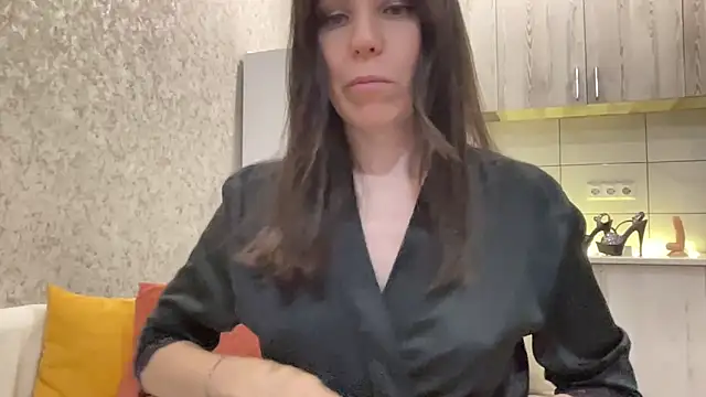 Snapshot of HotyWinter chatting on February 22, 2:56 am HotyWinter online show from February 22, 2:56 am