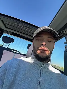 Lionayowe online show from April 22, 1:01 pm