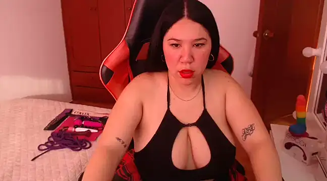 Snapshot of megan_slut1 chatting on March 1, 9:59 pm megan slut1 online show from March 1, 9:59 pm