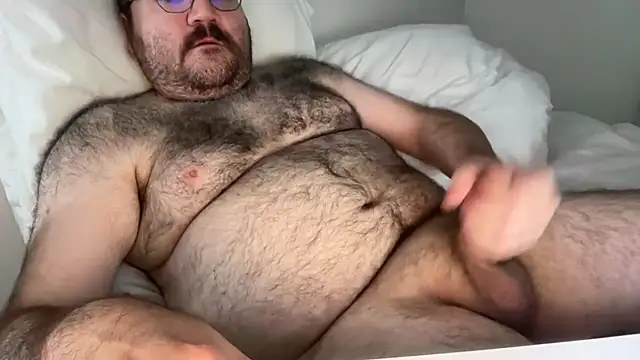 Snapshot of elagobear chatting on July 15, 5:45 am elagobear online show from July 15, 5:45 am