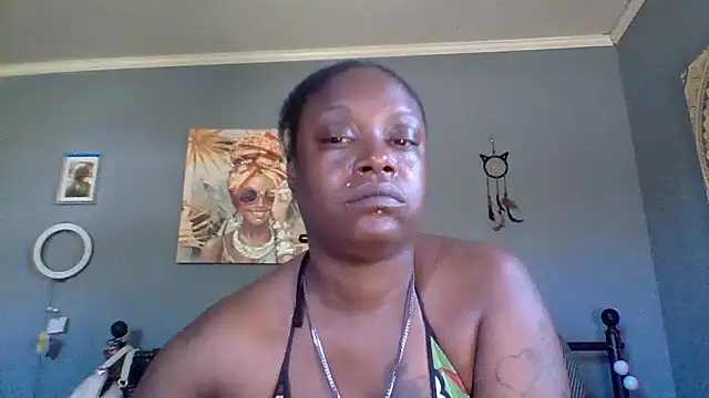 Snapshot of msdeedee chatting on April 25, 1:52 pm msdeedee online show from April 25, 1:52 pm
