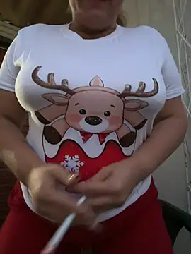 Snapshot of x_elena_x chatting on December 12, 10:52 pm x elena x online show from December 12, 10:52 pm