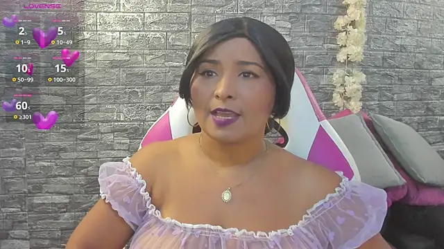 Snapshot of paola_ih chatting on June 3, 8:47 pm paola ih online show from June 3, 8:47 pm