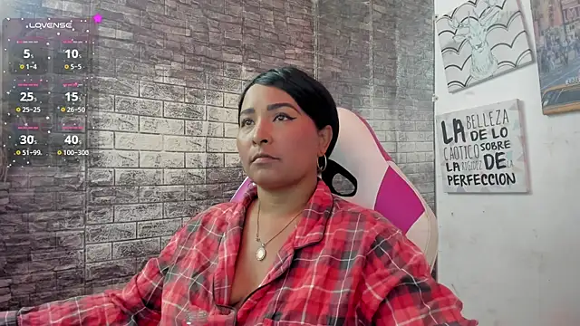 Snapshot of paola_ih chatting on July 15, 2:22 pm paola ih online show from July 15, 2:22 pm