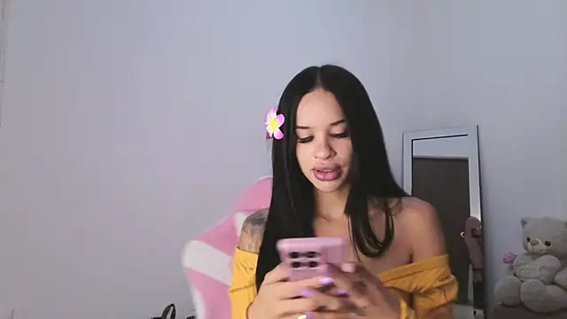Snapshot of secretgreisy_ chatting on August 2, 10:30 pm secretgreisy online show from August 2, 10:30 pm