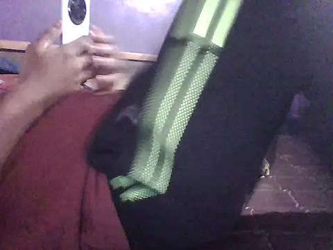 Snapshot of indianguy21 chatting on June 7, 2:43 pm indianguy21 online show from June 7, 2:43 pm