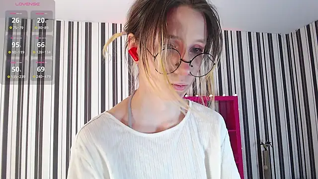 Snapshot of _Hanna_Moon_ chatting on February 9, 7:38 am  Hanna Moon  online show from February 9, 7:38 am