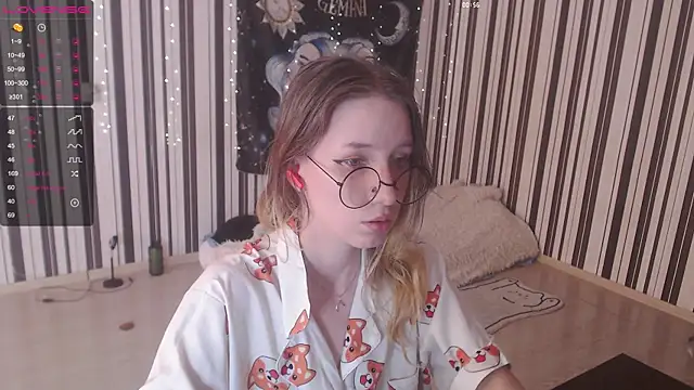 Snapshot of _Hanna_Moon_ chatting on September 11, 10:15 am  Hanna Moon  online show from September 11, 10:15 am