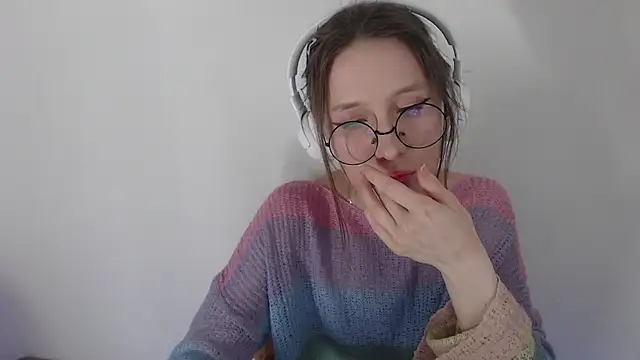 Snapshot of _Hanna_Moon_ chatting on April 23, 5:48 pm Hanna Moon online show from April 23, 5:48 pm