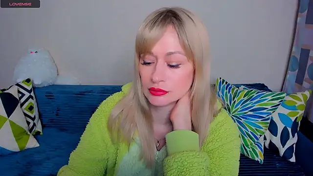 EllenMoore online show from April 13, 3:12 am