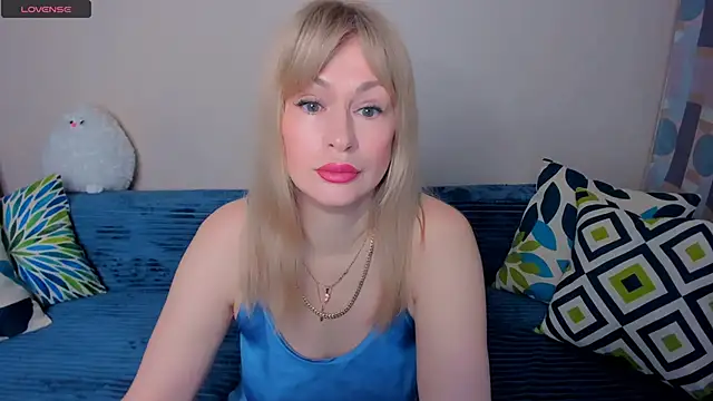 EllenMoore online show from April 21, 3:02 am