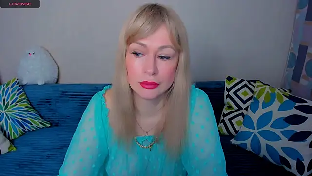 EllenMoore online show from April 22, 3:09 am