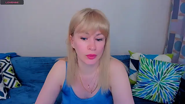 EllenMoore online show from June 11, 3:04 am