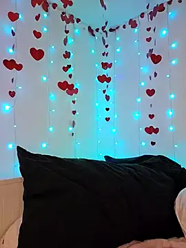 Snapshot of LilyOrion chatting on February 21, 7:10 pm LilyOrion online show from February 21, 7:10 pm