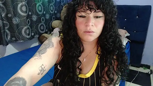 Snapshot of ANGELIQUE_KLANE chatting on February 16, 4:19 am ANGELIQUE KLANE online show from February 16, 4:19 am