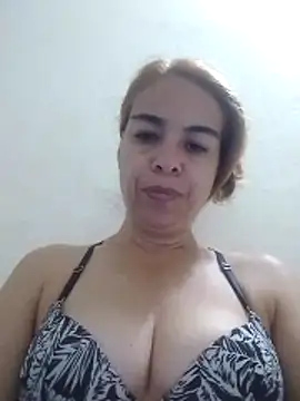 Snapshot of mari657 chatting on April 22, 7:48 pm mari657 online show from April 22, 7:48 pm