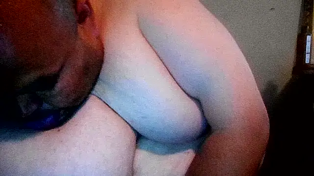 Snapshot of Pantychubs69 chatting on April 10, 10:58 pm Pantychubs69 online show from April 10, 10:58 pm