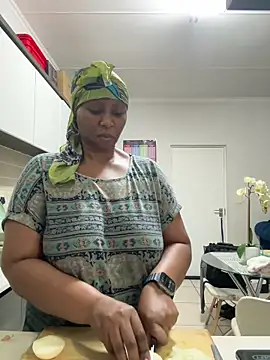 Bootyliciouse21X online show from February 3, 10:04 pm