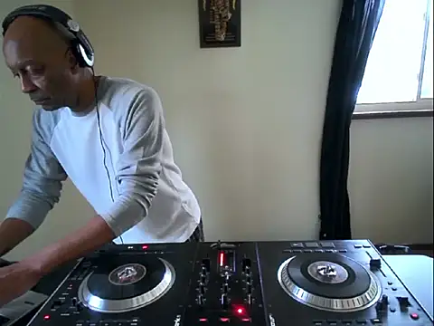 longdick4you8686 online show from February 5, 8:02 pm