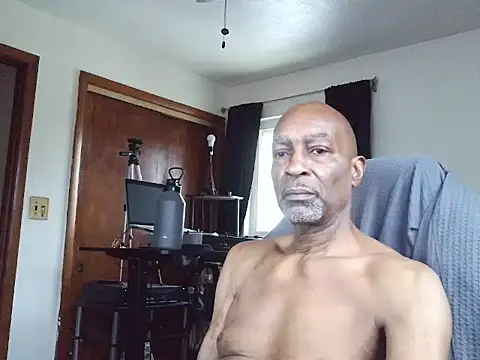 longdick4you8686 online show from April 13, 11:37 am