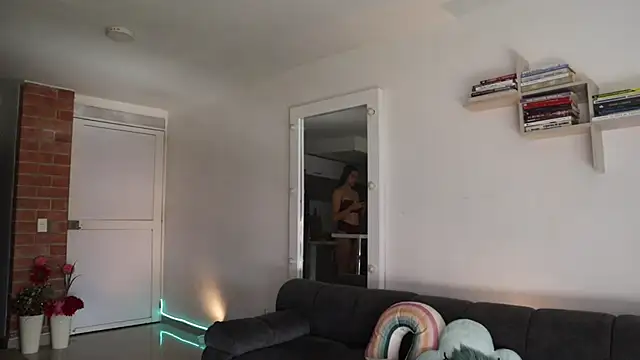  Vahos  online show from March 6, 5:31 pm