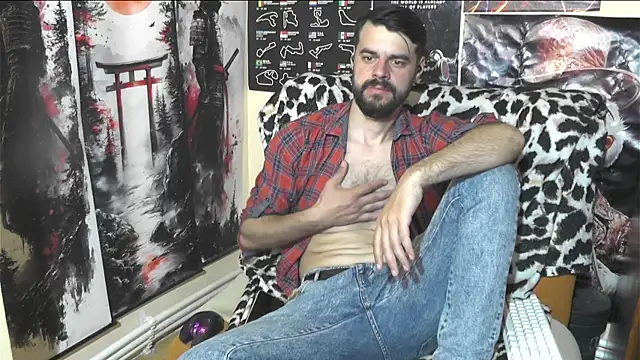 Snapshot of 00george chatting on May 3, 4:57 pm 00george online show from May 3, 4:57 pm