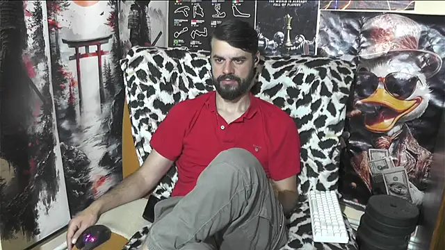 Snapshot of 00george chatting on May 18, 7:41 pm 00george online show from May 18, 7:41 pm