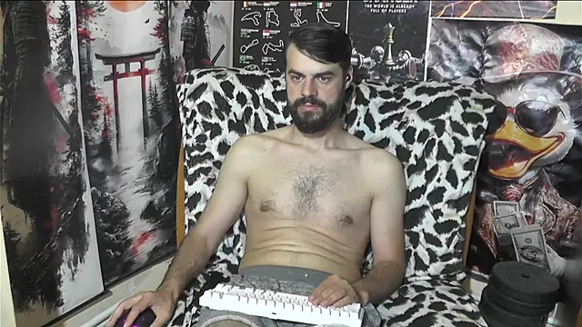 Snapshot of 00george chatting on May 21, 7:10 pm 00george online show from May 21, 7:10 pm