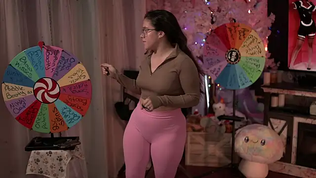 Snapshot of Nikki_Torres chatting on January 15, 4:50 am Nikki Torres online show from January 15, 4:50 am