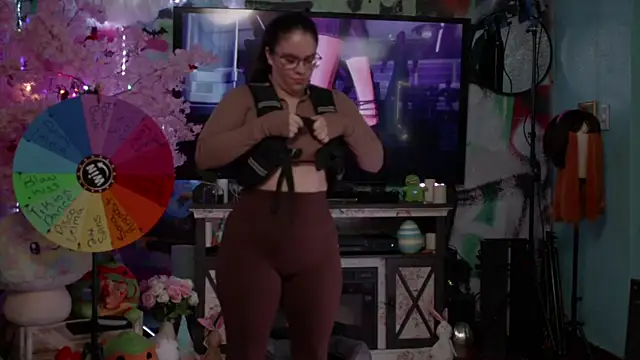 Snapshot of Nikki_Torres chatting on March 24, 1:43 am Nikki Torres online show from March 24, 1:43 am