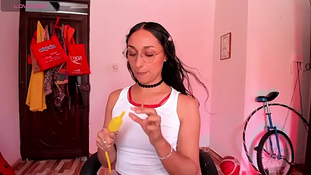 Snapshot of adrena_10 chatting on May 20, 5:52 pm adrena 10 online show from May 20, 5:52 pm